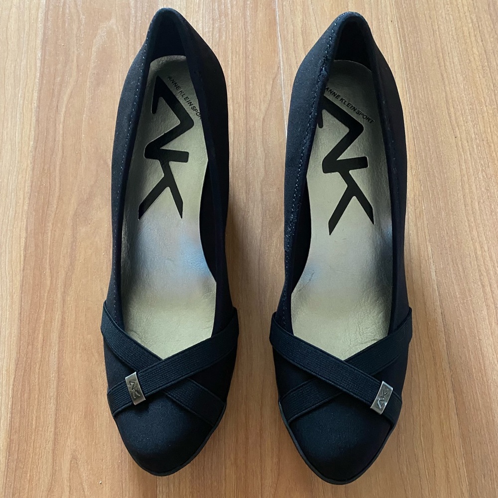 Anne Klein Women's Wedges Size 9.